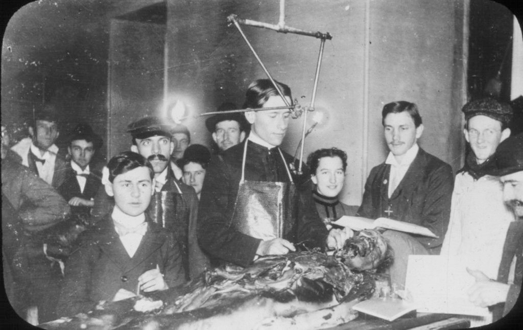 Grave Robbing, Cadaver Acquisition Evolve from Cemetery to Classroom